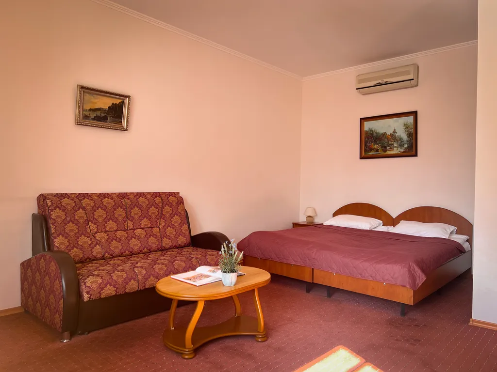 Апартаменты с окном в ванной комнате