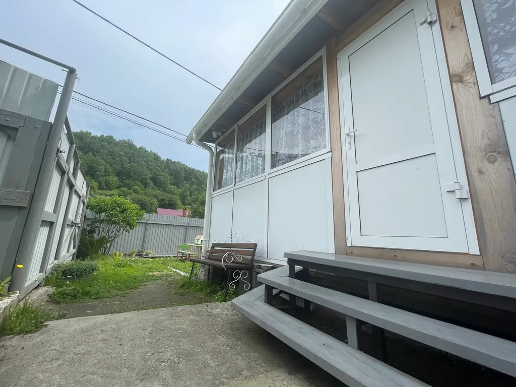 Дом на озере Байкал