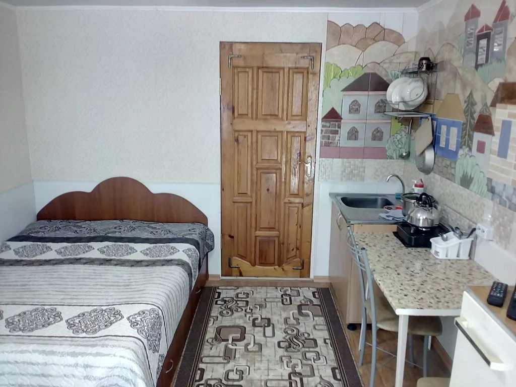 Квартира-студия с отдельным входом и закрытым двориком