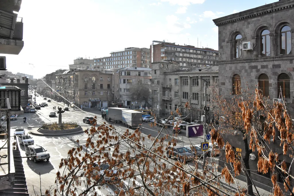 Уютная квартира-студия на площади Сахарова (в самом сердце Еревана)