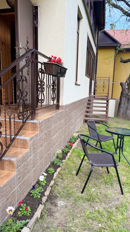 Большой дом у реки в горах с баней и чаном