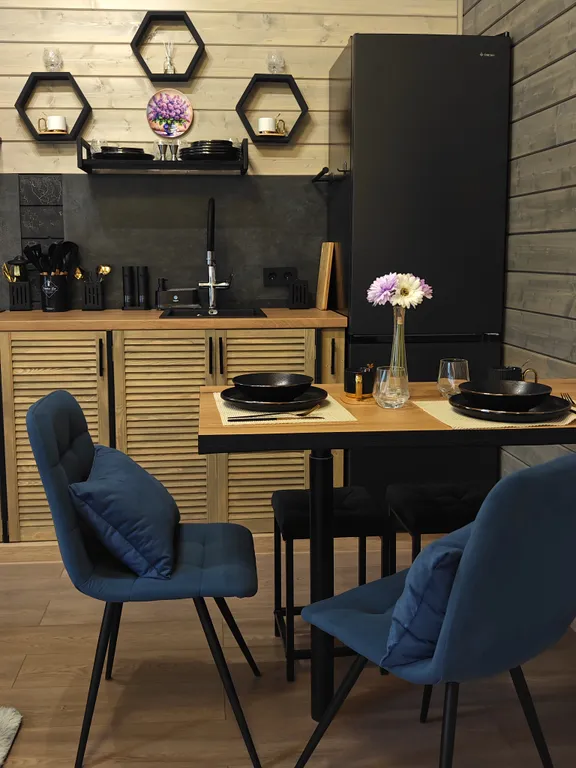 Уютный домик у леса с чаном