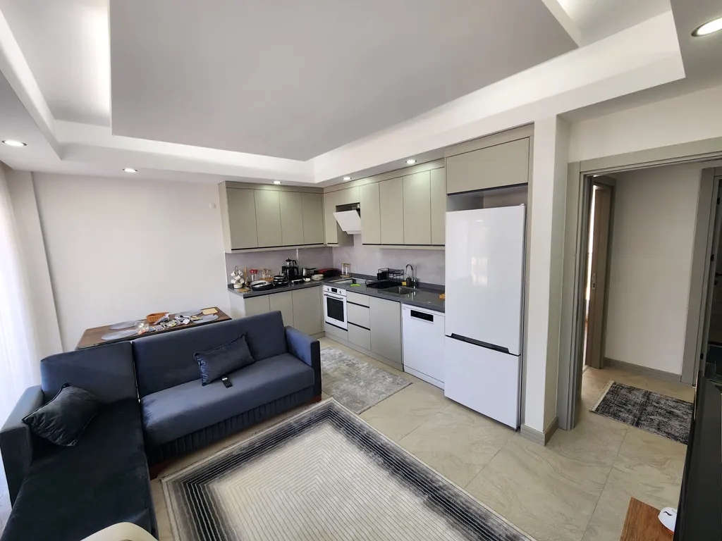 Новая 3-х комнатная квартира недалеко от пляжа в комплексе с бассейном