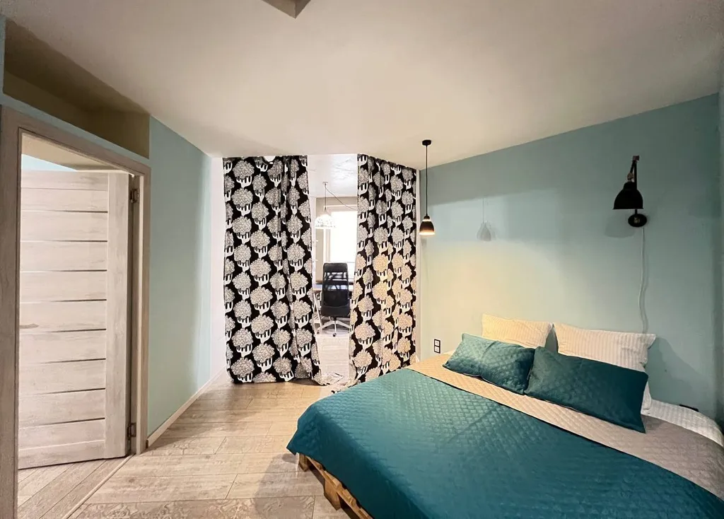 Трехкомнатная с оригинальным дизайнерским ремонтом ЦЕНТР