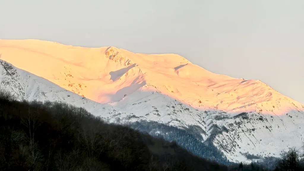 Шикарный апартамент в центре Роза Хутор