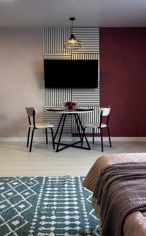 Большая светлая студия с дизайнерским ремонтом рядом с аэропортом