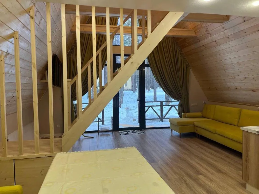 Шале у подножья горы Чегет