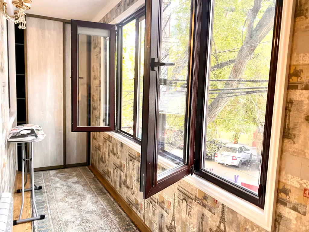 Просторный дом, в центре города, в двух минутах у моря