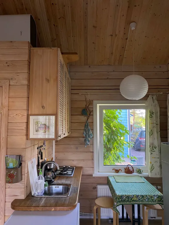 Коттедж Деревянный дом с фонариками вблизи дворцов и парков — Санкт-Петербург