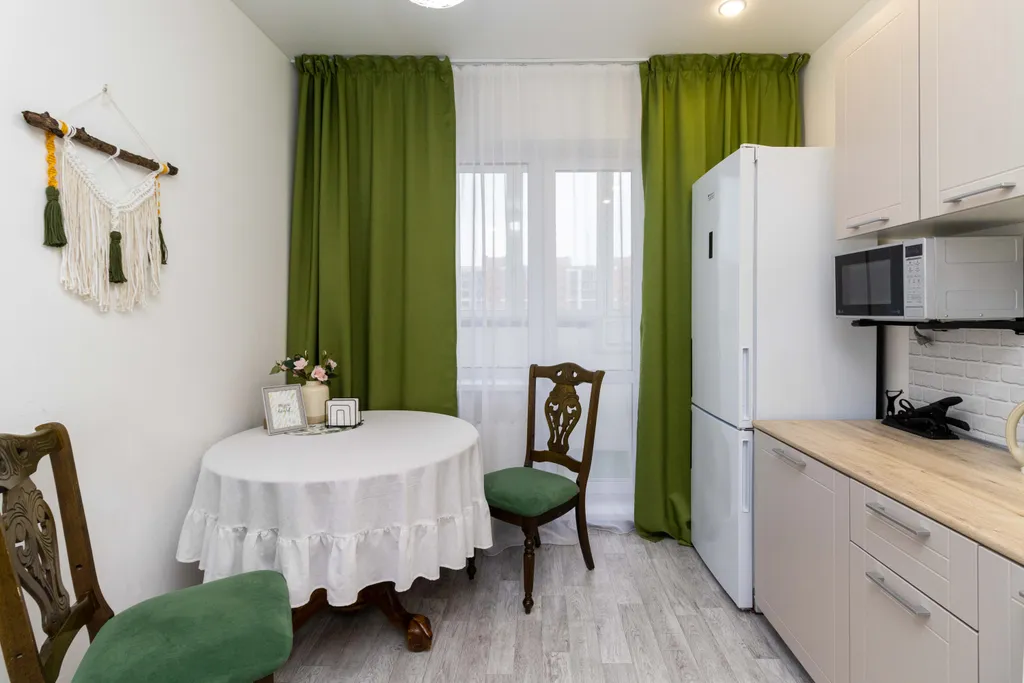 Квартира с жёлтым диваном