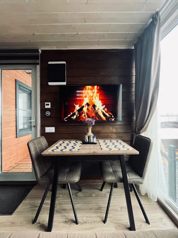 Уютный домик в тихом месте у реки