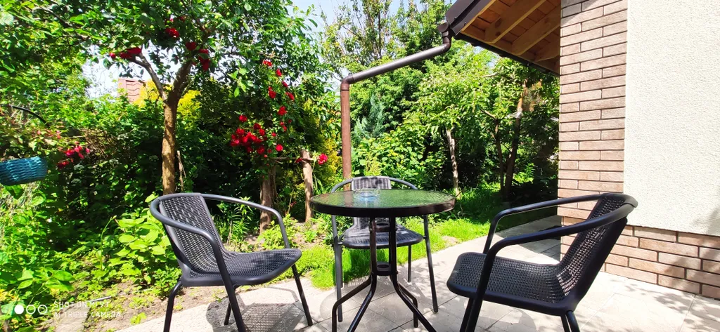 Светлая и просторная студия в чудесном саду для отдыха под шум моря