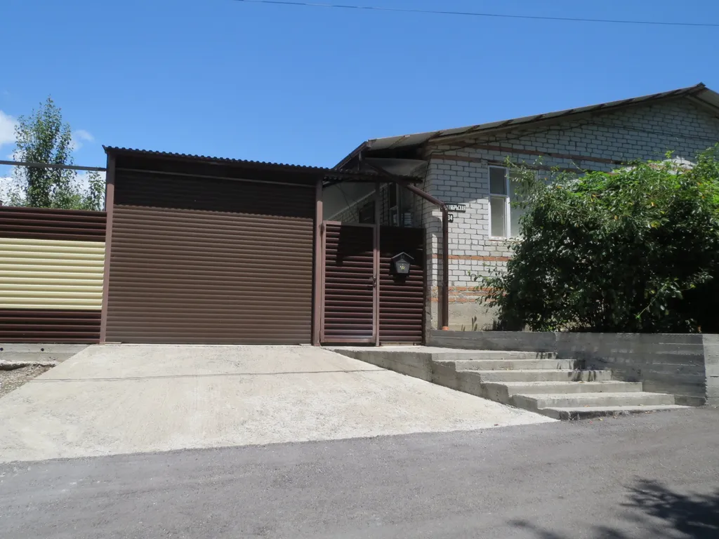 Коттедж Дом в тихом спальном районе — аренда посуточно в Железноводск