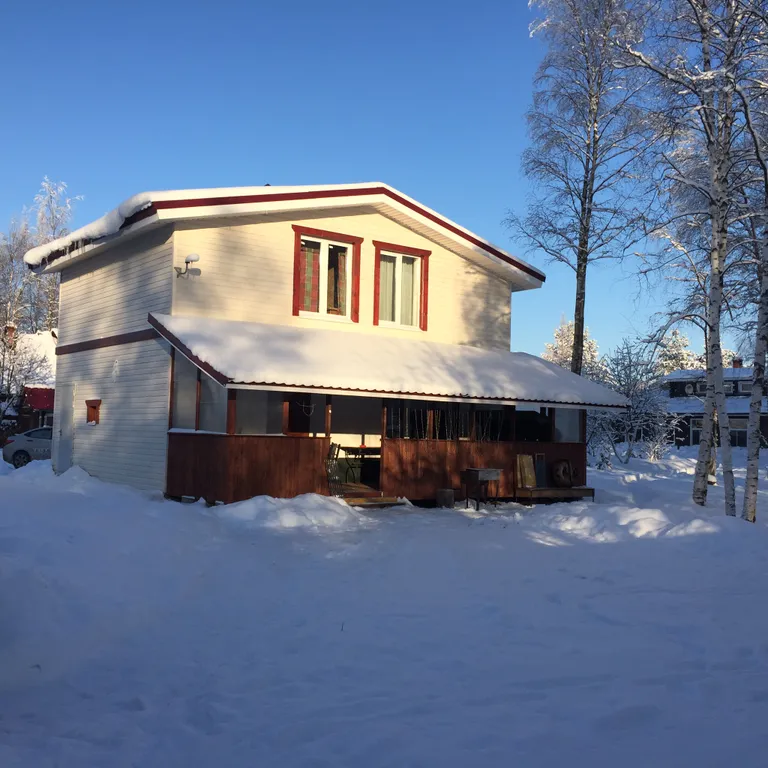 Дом с баней в 50 метрах от воды с песчаным пляжем