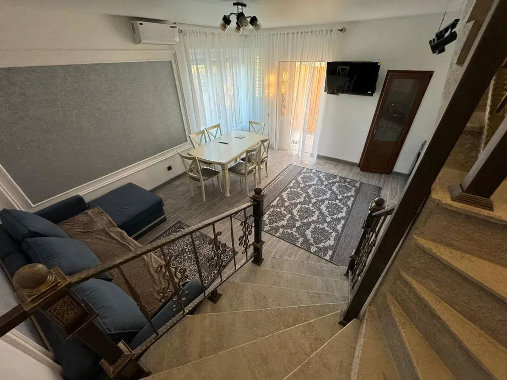 Уютный дом на берегу моря