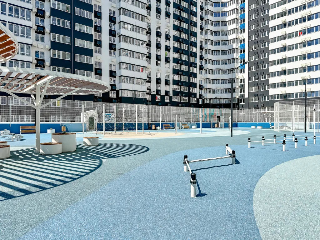 Абсолютно новая просторная евротрешка с двумя лоджиями