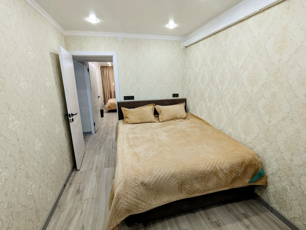 3-х комнатная квартира в центре у Каныбека