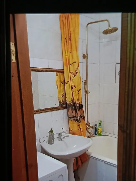 Квартира Комната в 3-х комнатной квартире, рядом с метро — Москва