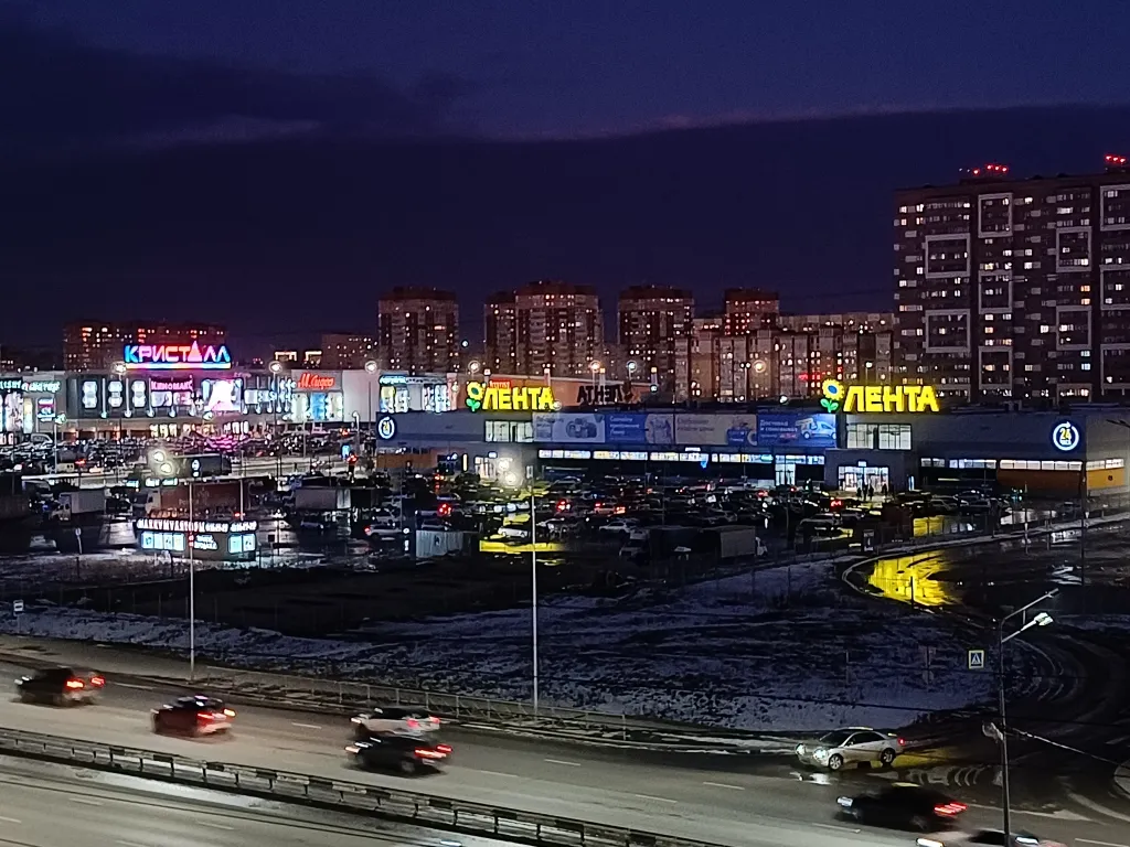 Квартира Квартира Апартамент на Мельникайте — Тюмень