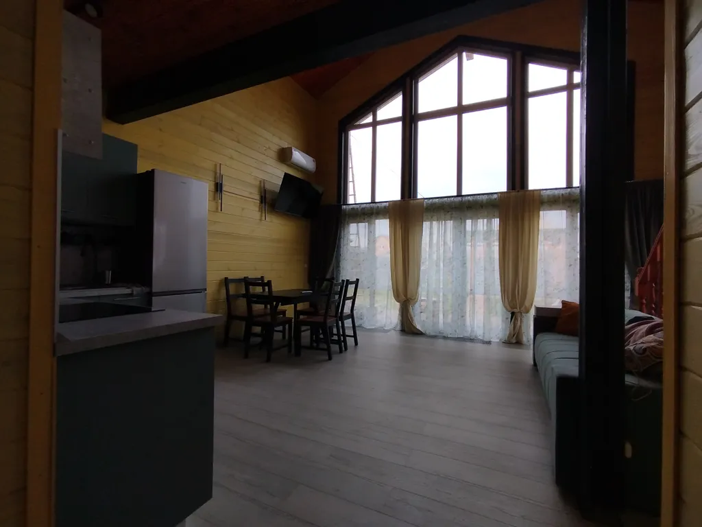 Стильный барн с крытой мангальной зоной