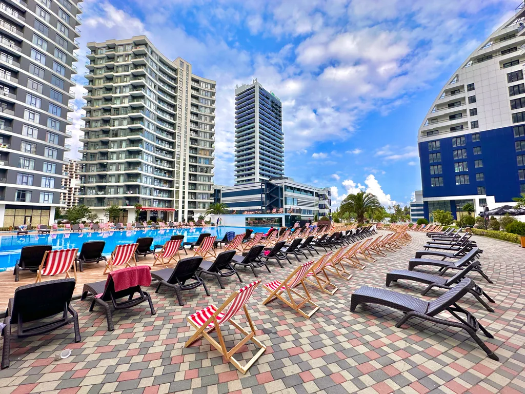 Квартира Студия c двумя кроватями, бассейн + парковка, White Sails — Батуми