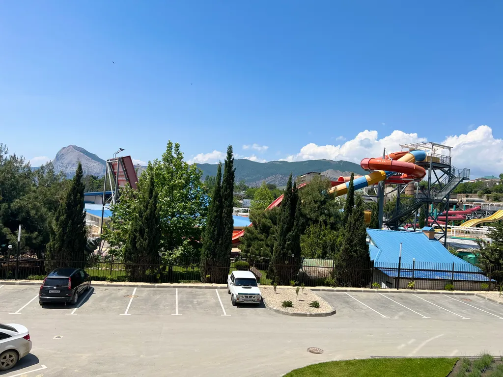 Апартаменты на первой линии с видом на море и горы