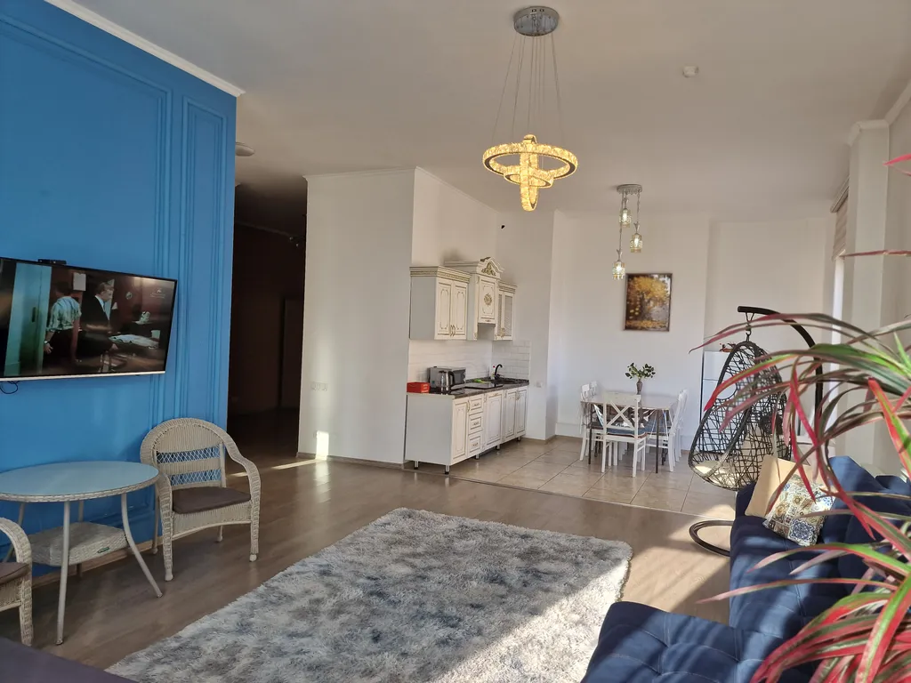 Современные апартаменты с террасой и видом на горы