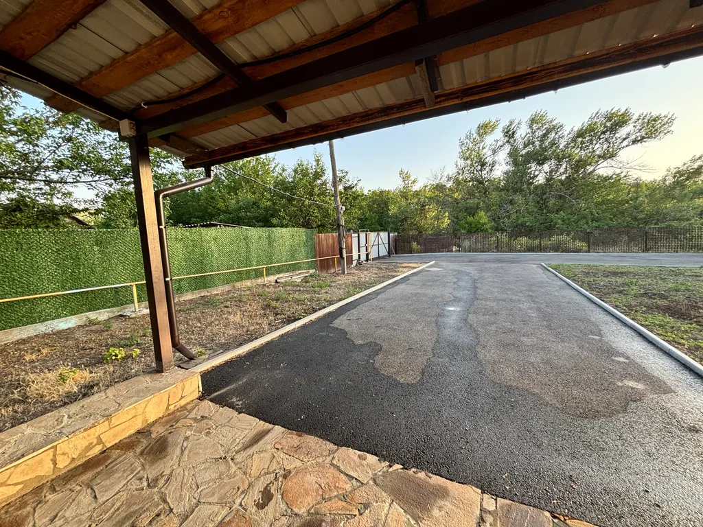 Уютный домик с видом на лес