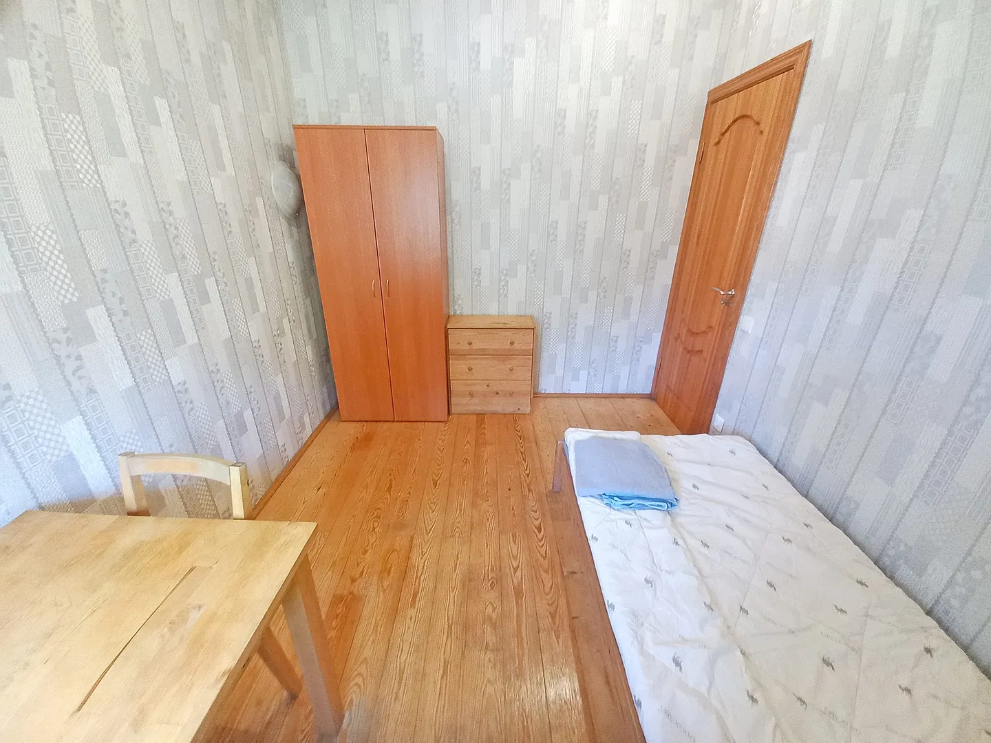 Комната с односпальной кроватью