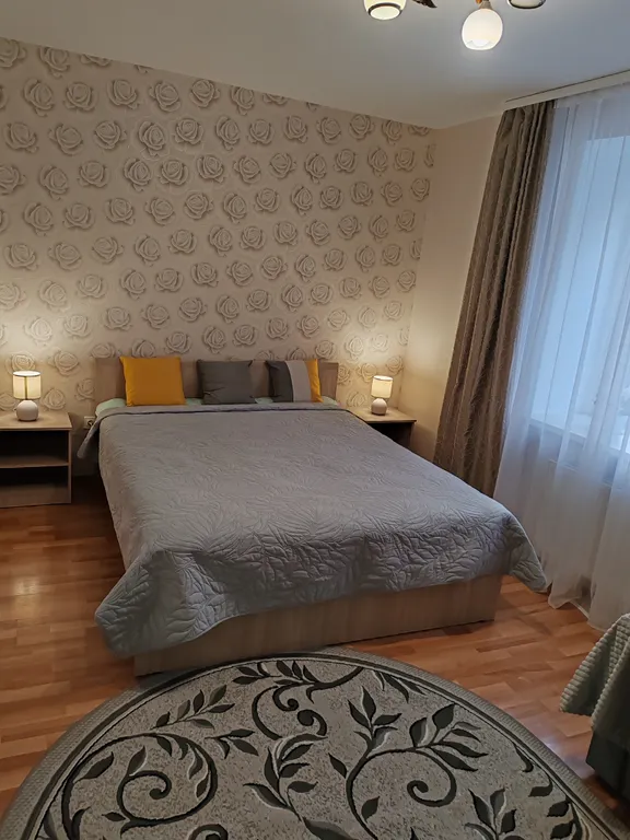 Квартира Большая и уютная квартира недалёко от центра с Кондиционером — Великий Новгород