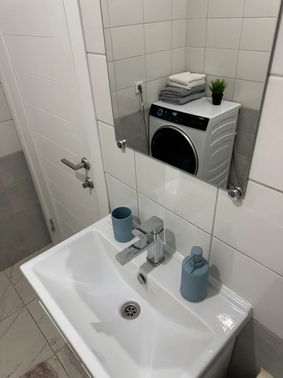 Высокий этаж, окна в пол, новый дом