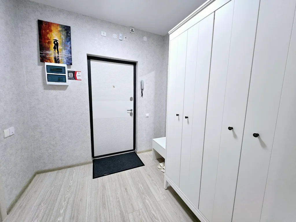 Студия с гардеробной в центре