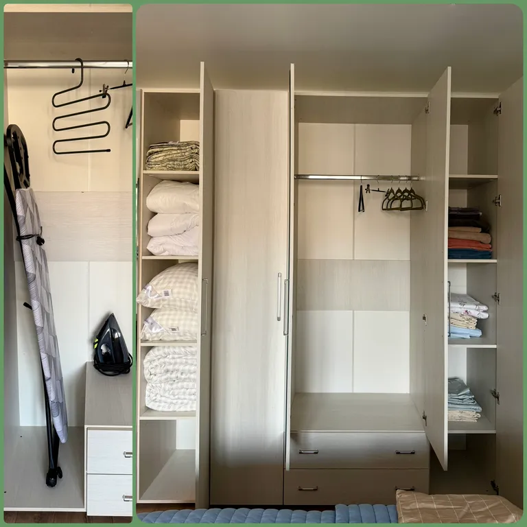 Розовая лошадка у себя дома