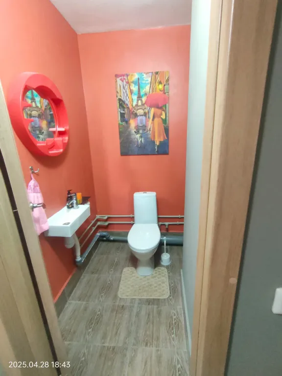 Уютная двухкомнатная квартира с видом на город и реку с 25 этажа