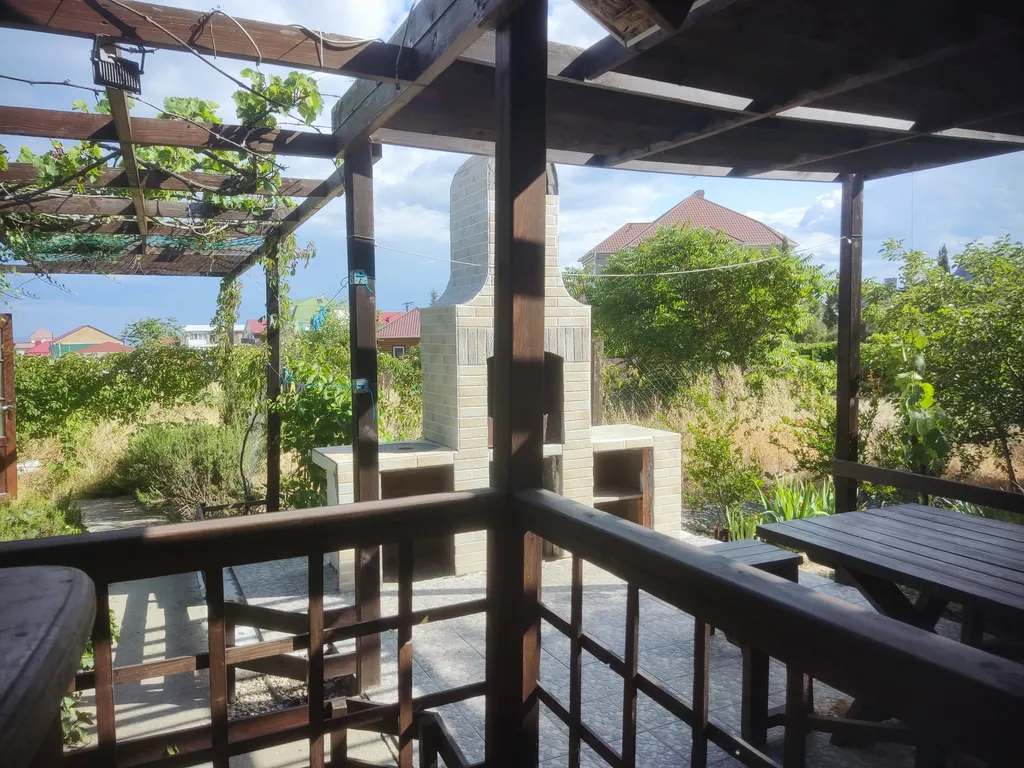 Дом с видом на море и Генуэзскую крепость