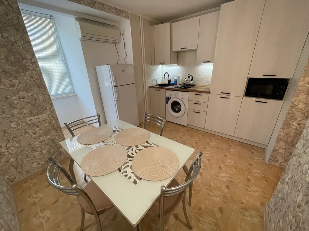 Уютная квартира вблизи Сакрополя и Набережной