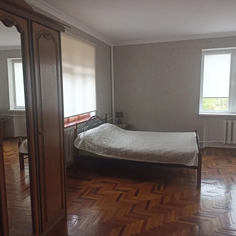 Дом с балконом