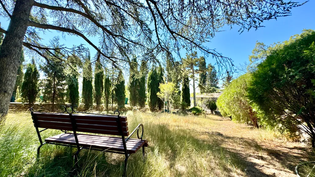 Дом у моря с личным парком, бассейном и сауной