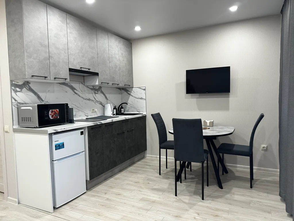 Свободные апартаменты у моря с бассейном