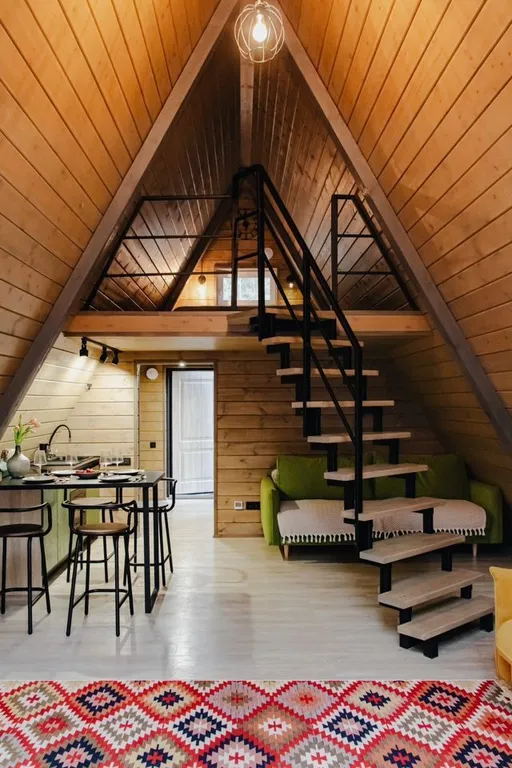 Дом Хвоя Темный