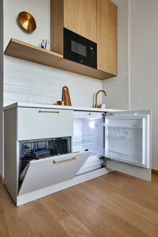 Апартаменты с видом на бассейн 615