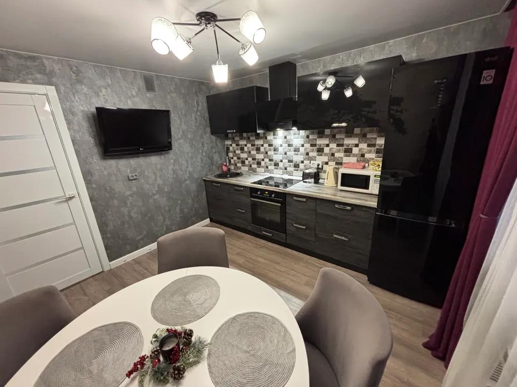 1-комнатная квартира на 8 этаже с балконом