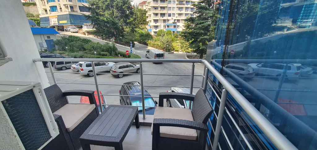 Уютная квартира с бассейном недалеко от моря