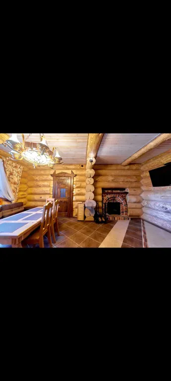 Усадьба из двух домов Шале с бассейном и видом на озеро