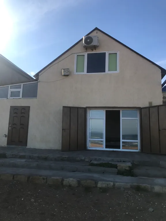 Домик на берегу моря