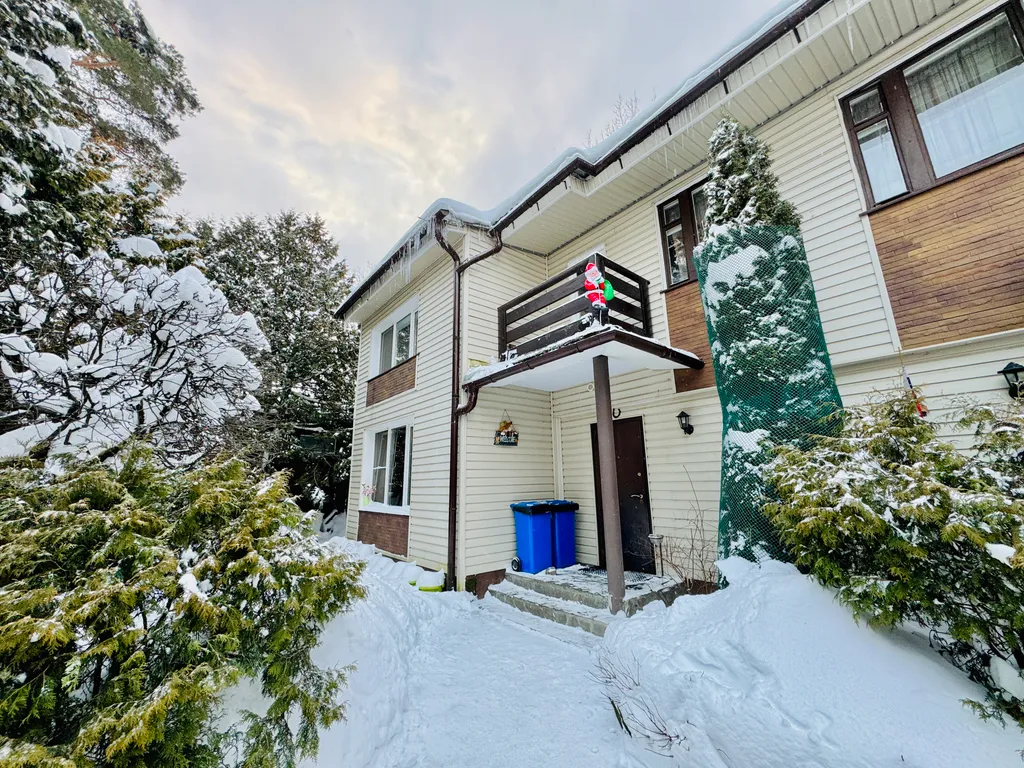 Коттедж Уютный дом с тёплым бассейном и без подводных камней — аренда посуточно в Видное