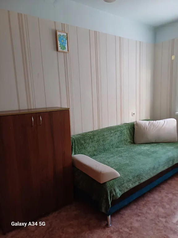 Квартира Уютная комната в 3-комнатной квартире — аренда посуточно в Орск