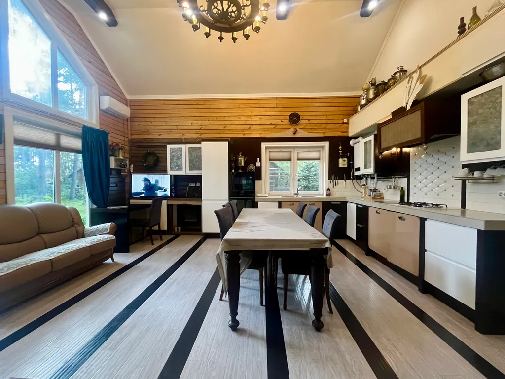 Дом в Шмеленках с гортензиями