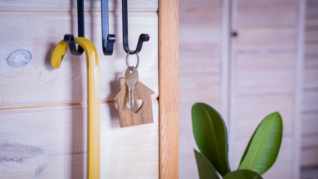 Уютный дом на берегу озера