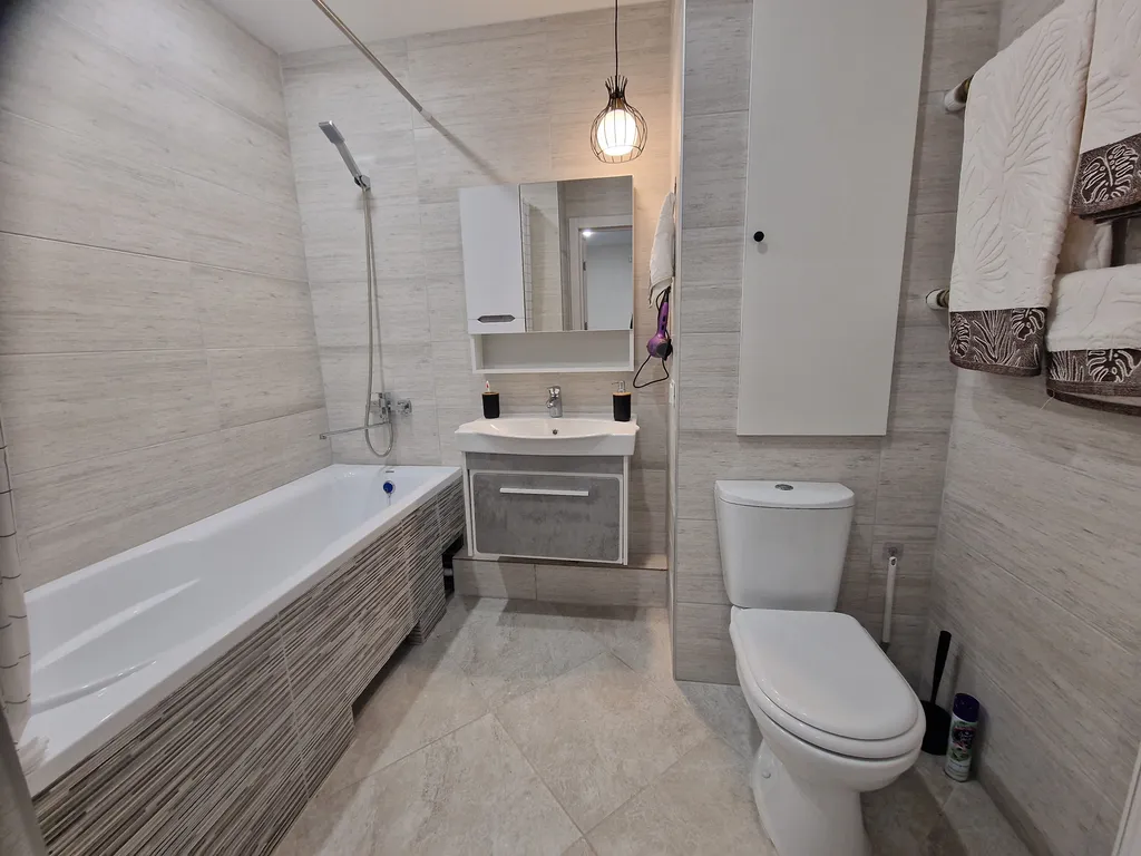 Медцентр. ТЦ Трио, Грин, спа-центра Южный. Новая квартира на 6 гостей